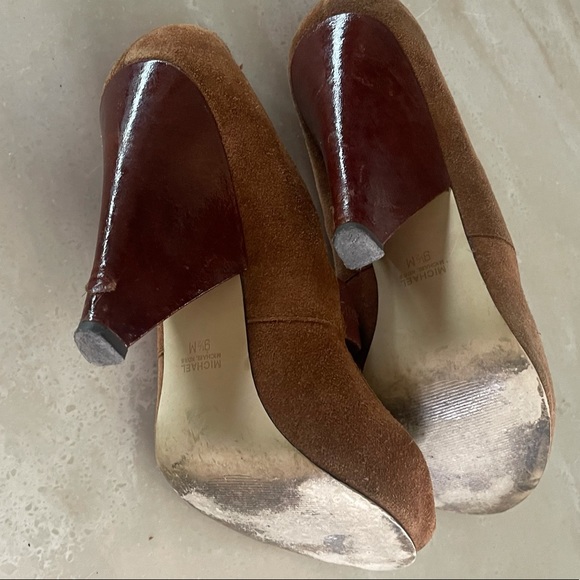 Michael Kors tan & brown wedge shoe - Picture 2 of 5